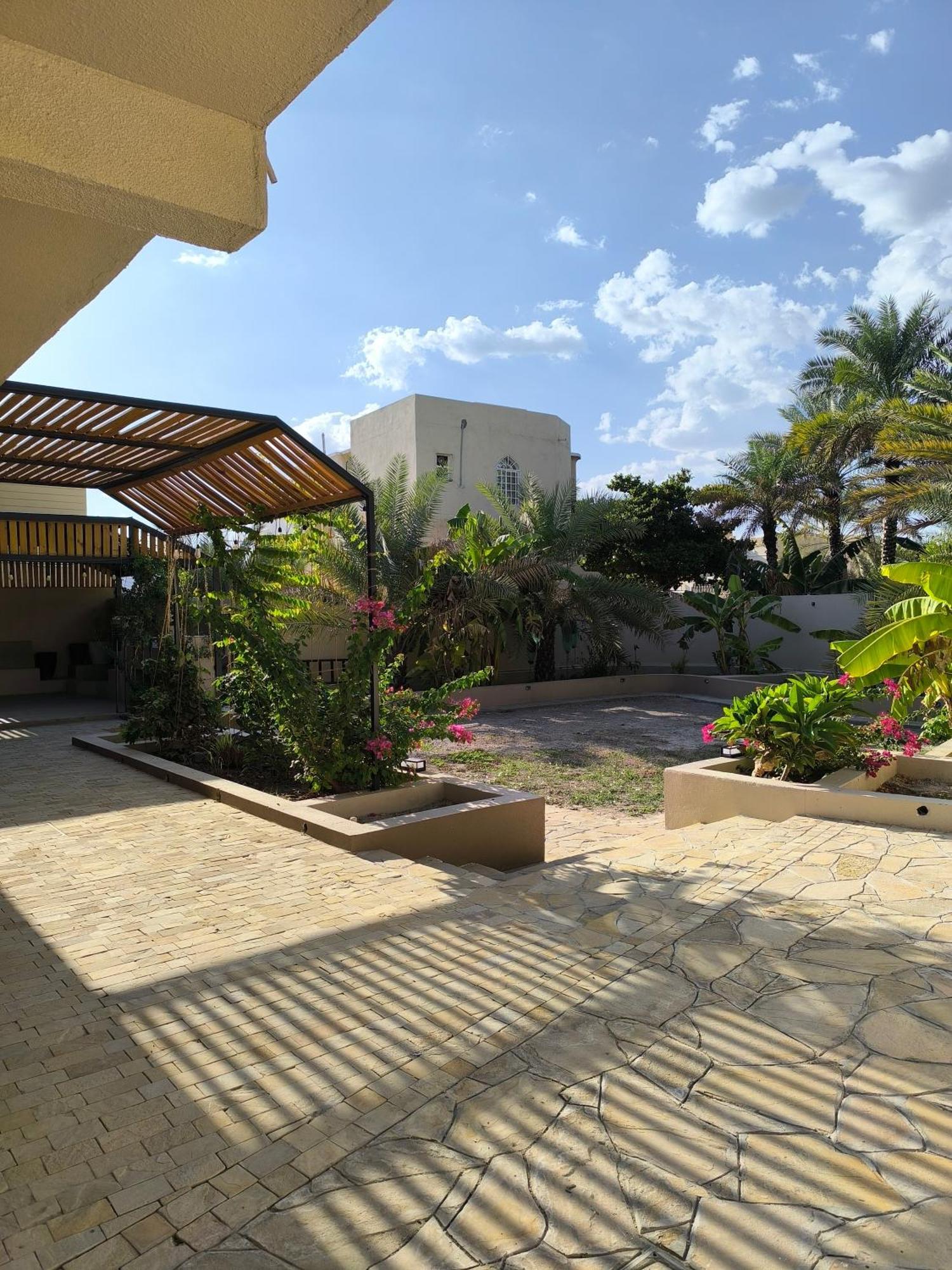 Bostan Al-mostadhill * Nizwa